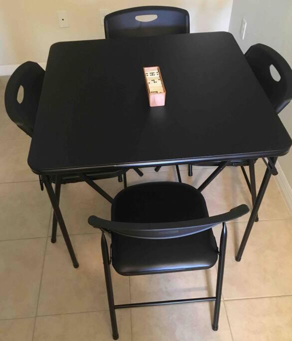 קייפ קורל Debbie'S 3-Bedroom Apartment In A Duplex מראה חיצוני תמונה
